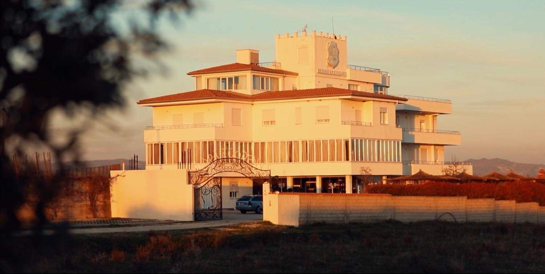 Kodra E Godenve Hotel Vile-Ballaj Exterior photo