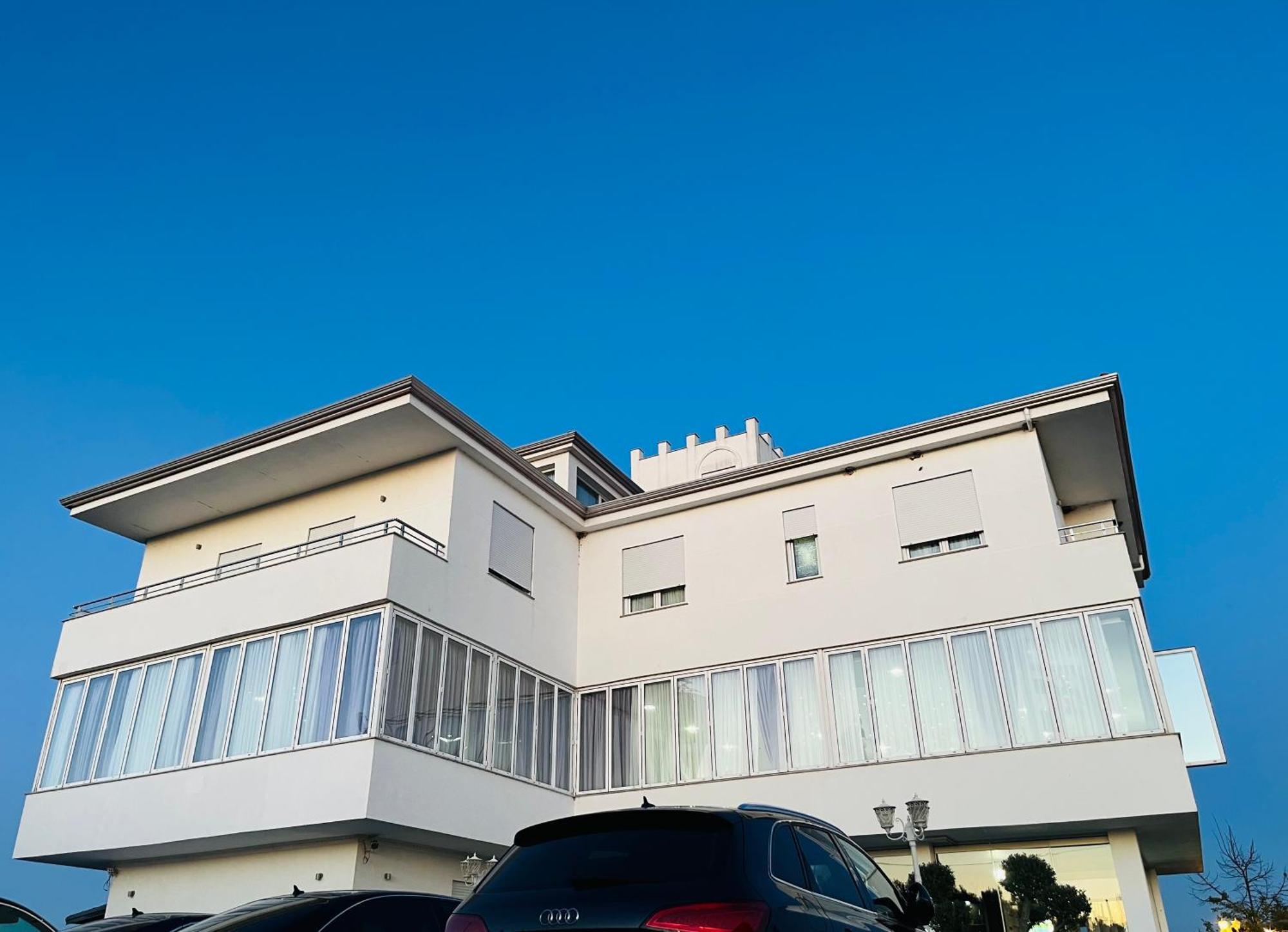 Kodra E Godenve Hotel Vile-Ballaj Exterior photo